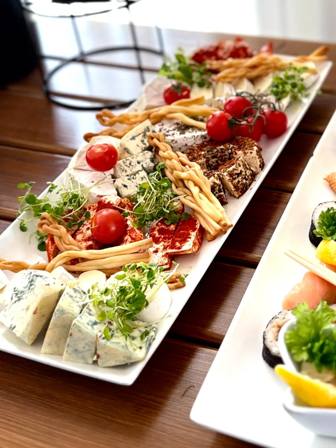 Półmiski przystawek przygotowane przez restaurację dla wydarzenia w Rogowie