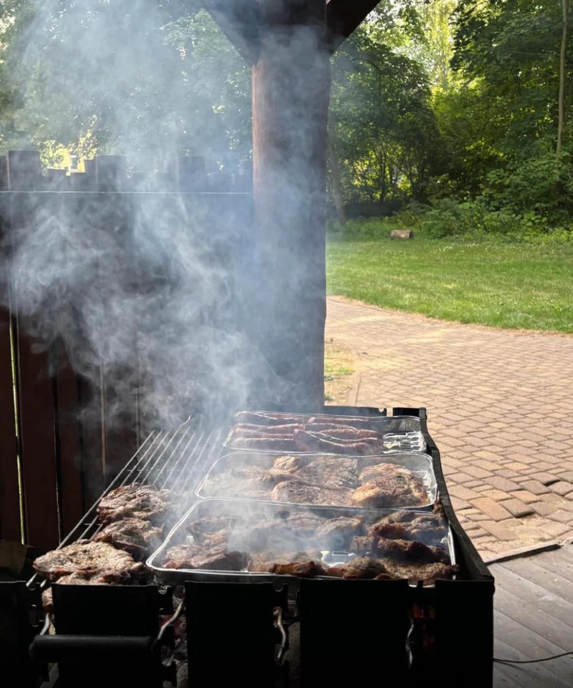 Grill podczas wydarzenia pod Wiatą Góralską